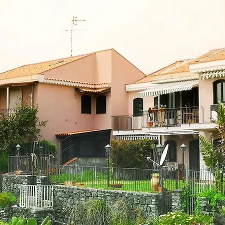 Apartment Casa Sul Mare In Sicilia, Acireale-stazzo *